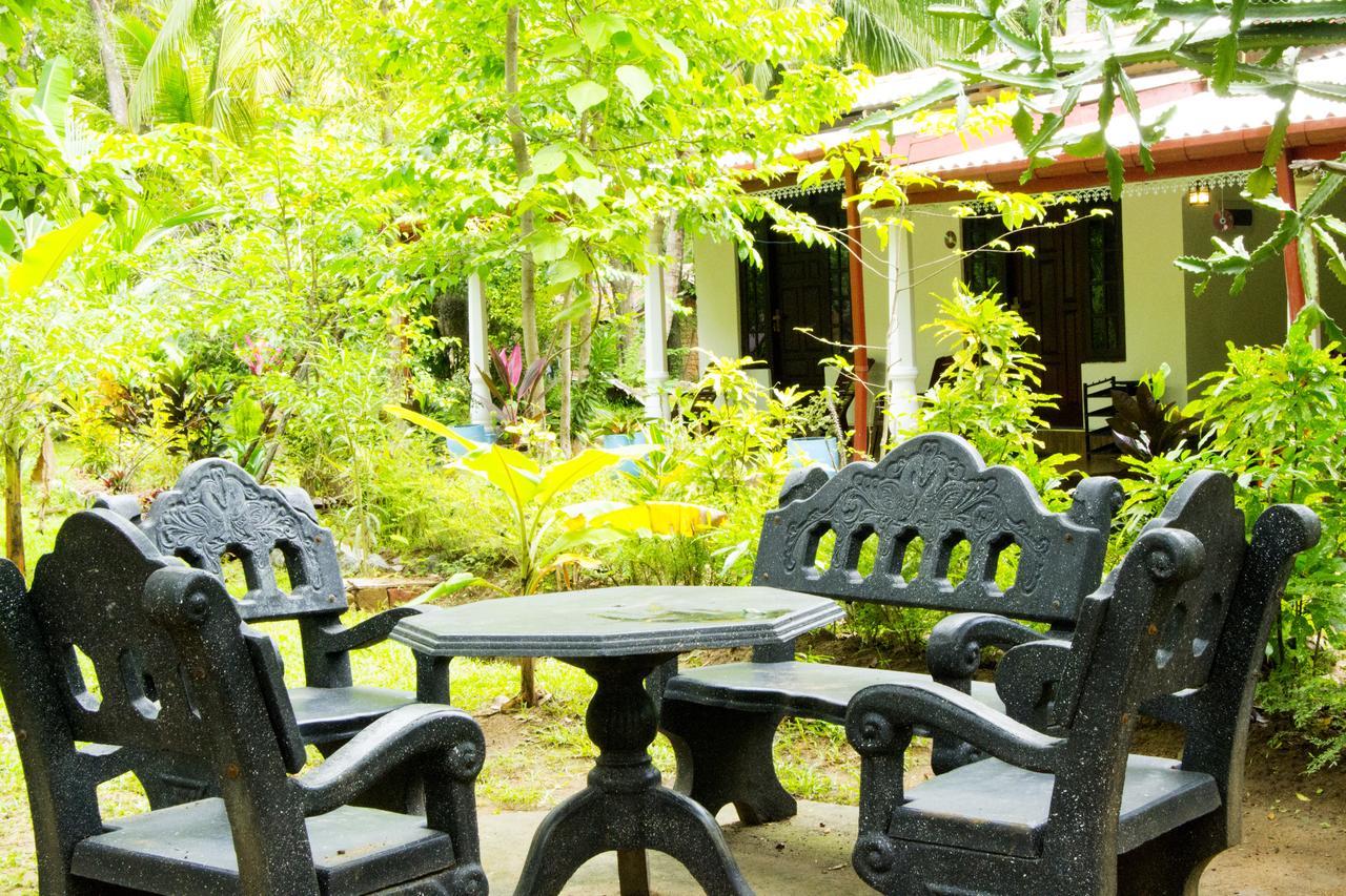 Senura Home Stay Sigiriya Exterior photo