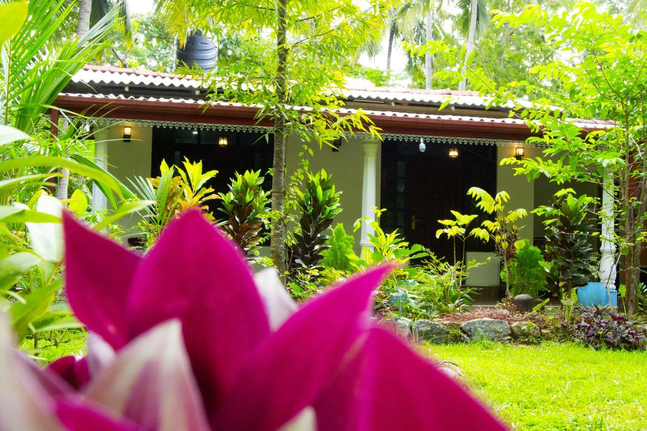 Senura Home Stay Sigiriya Exterior photo