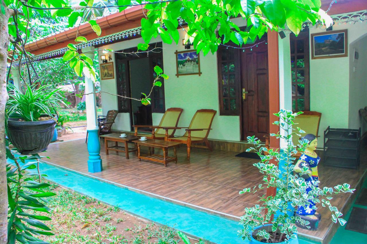 Senura Home Stay Sigiriya Exterior photo