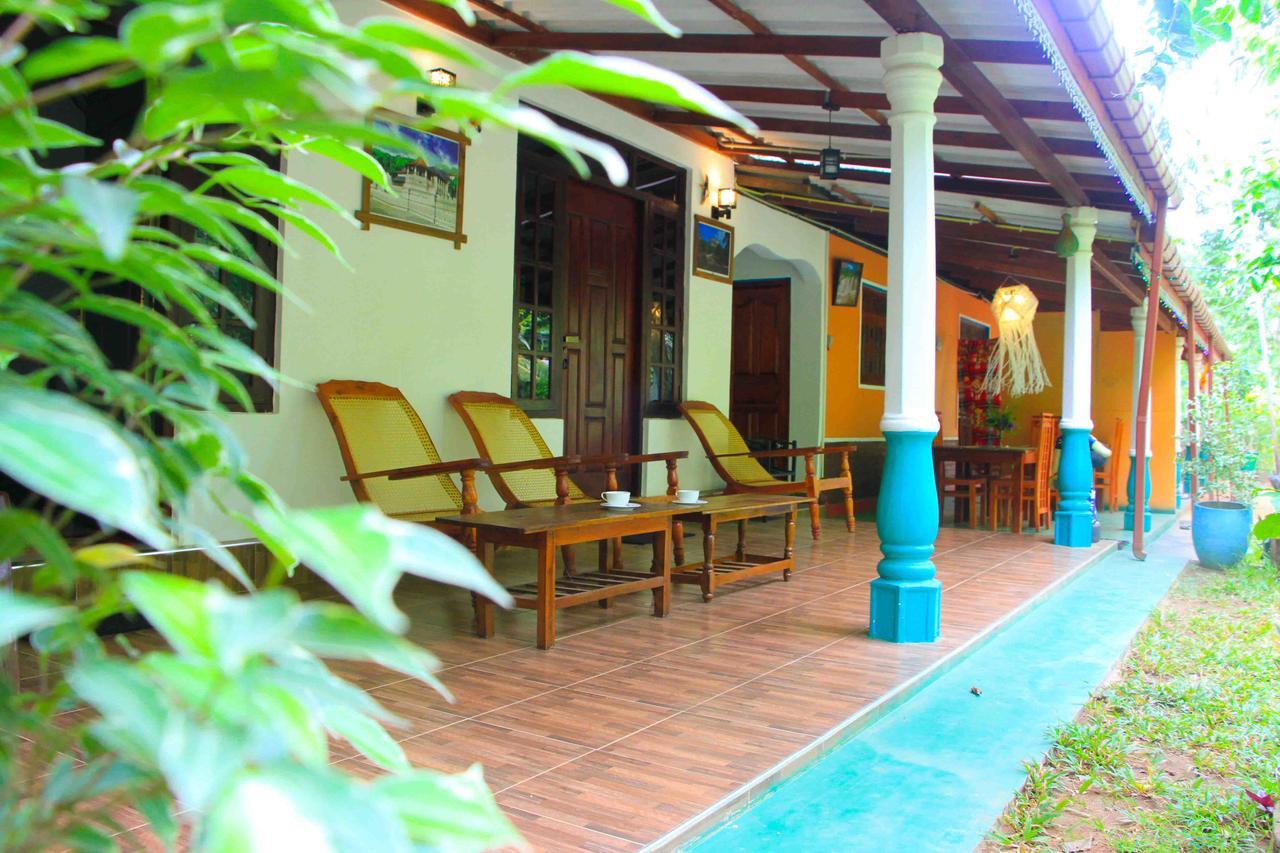 Senura Home Stay Sigiriya Exterior photo