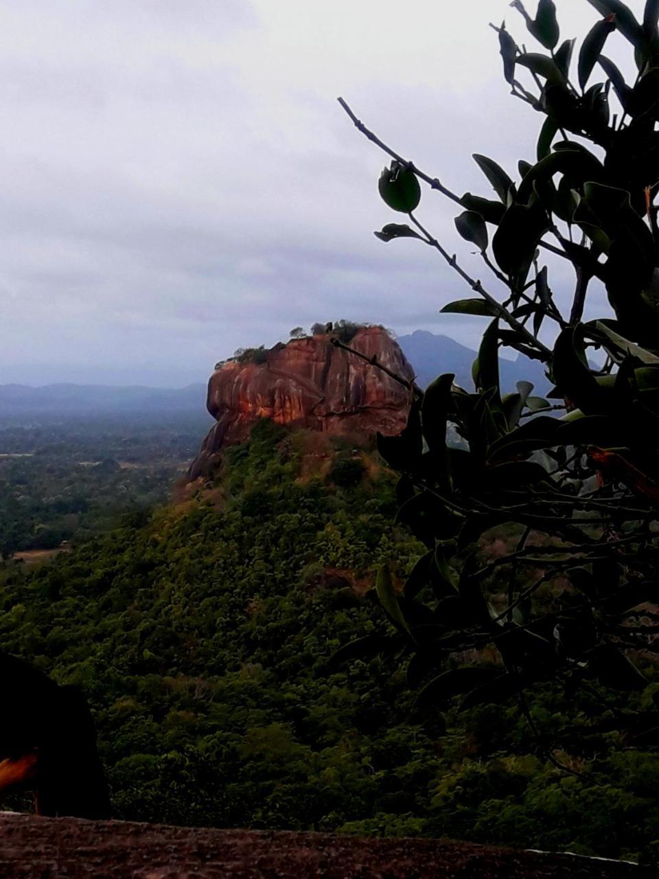 Senura Home Stay Sigiriya Exterior photo